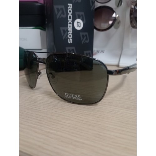 Мъжки слънчеви очила Guess