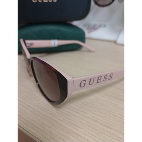 Дамски слънчеви очила Guess с розово