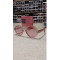 Стилни кръгли слънчеви очила Guess